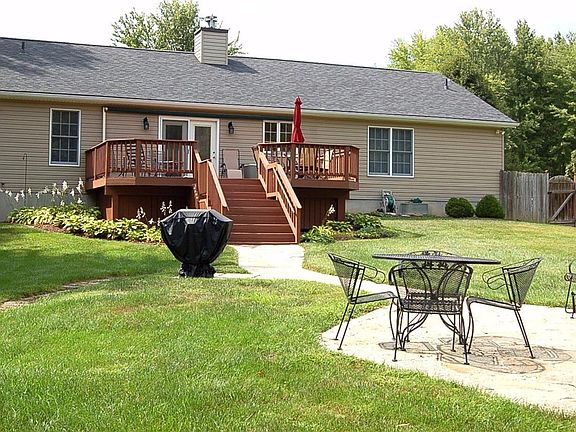 2nd image of 3600 Lake Meadow Dr