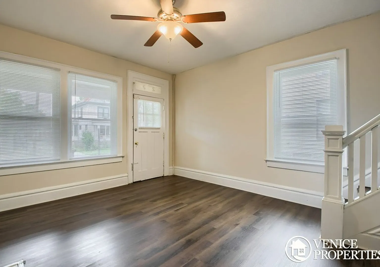 Charming 2BR on Lane and Indiana — Photo 4