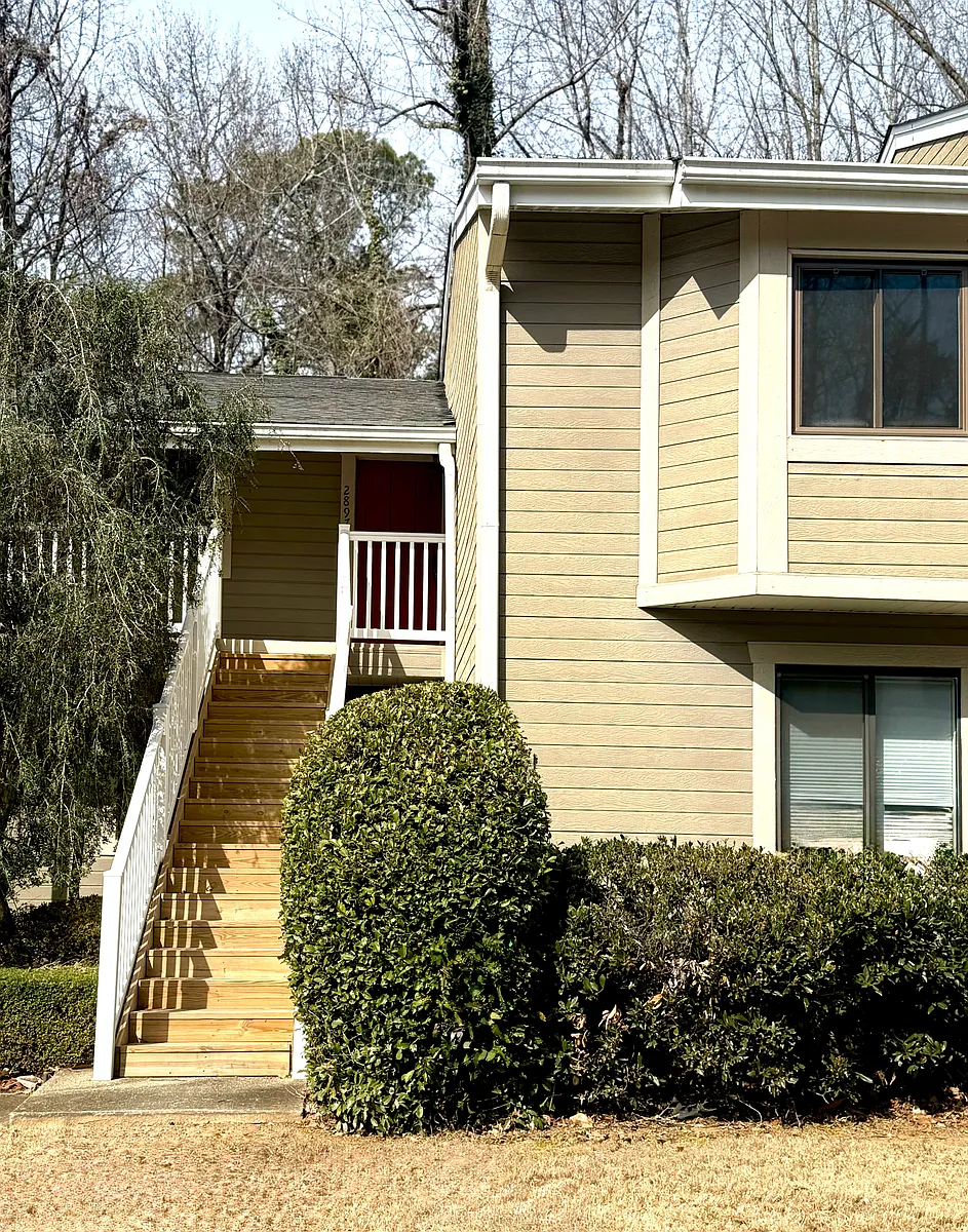 Building Photo - 2897 Torreya Way SE