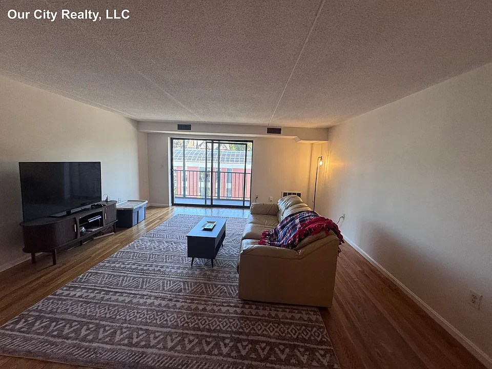 100 High St #707