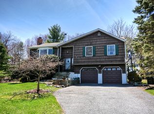61 Greenway Ter S, Mahopac, NY 10541
