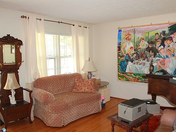 3rd image of 116 Northbay Dr