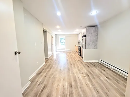 Rented by Friedman Mayer, LREB | media 3