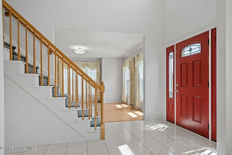 4th image of 19 Runnel Drive