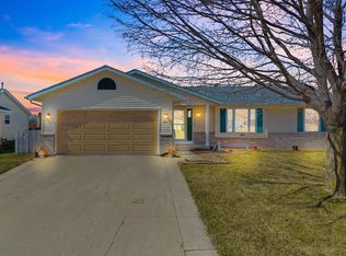 804 Fieldstone WAY, Watertown, WI 53094