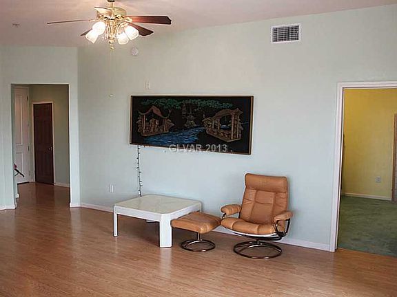 4th image of 31 E Agate Ave Unit 303