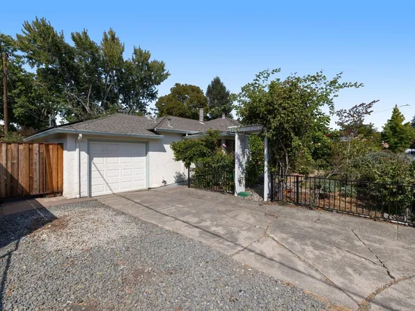 2513 Valley Center Drive, Santa Rosa, CA 95405