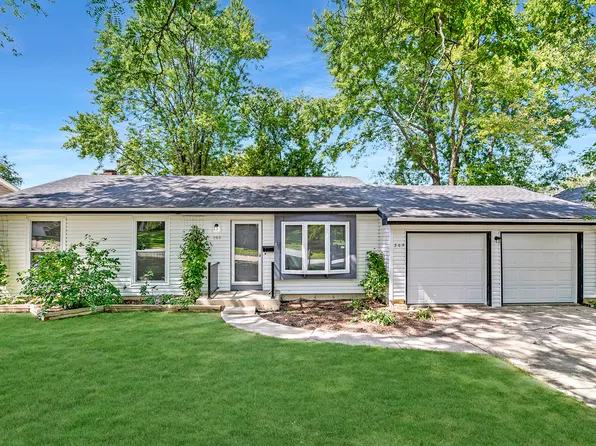 205 Augusta Dr, McHenry, IL 60050