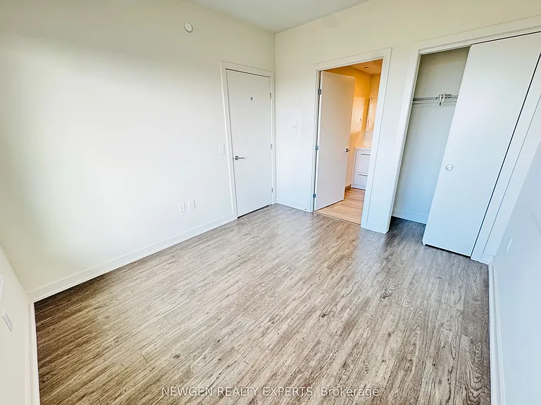 212 King William St #1220 — Photo 13