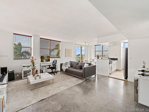 2nd image of 1625 Kennedy Cswy APT 503F