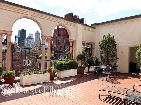 5th image of 325 E 72nd St APT 12B