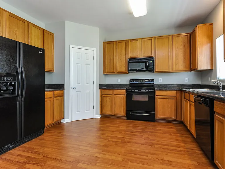 804 Red Oak Tree Dr — Photo 6