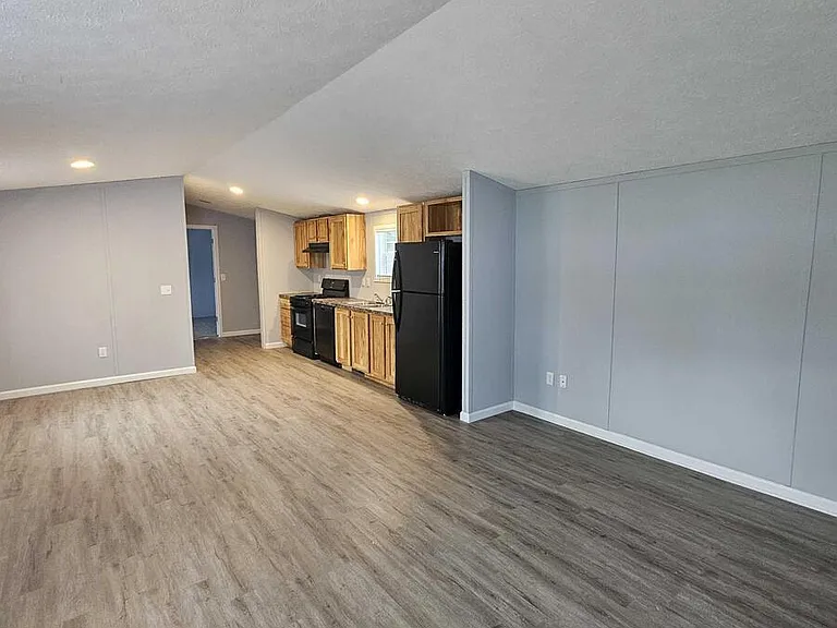 2737 W Washington Ctr #52 — Photo 3
