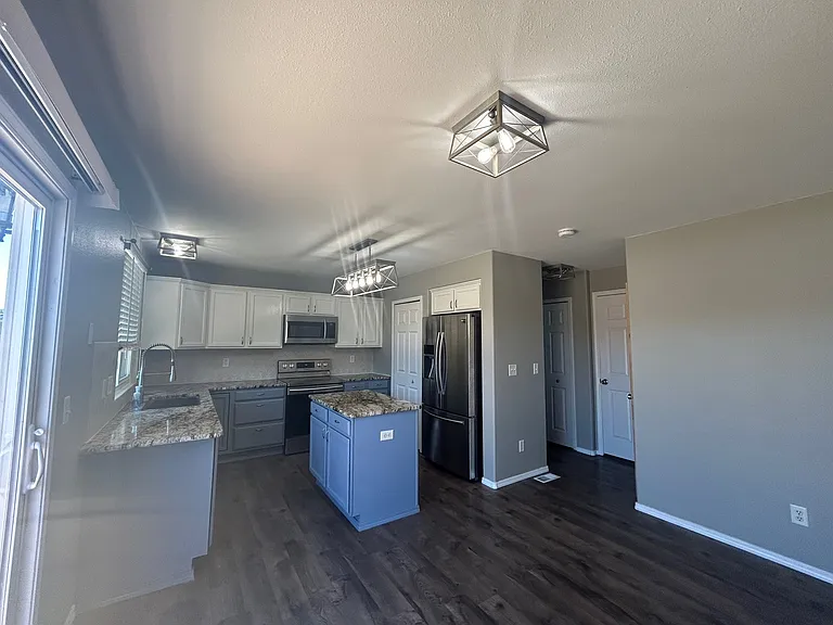 3595 Heather Glen Dr — Photo 3