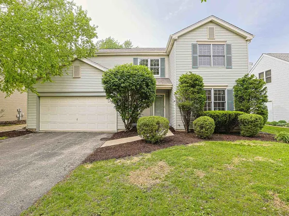 3191 Village Green Dr, Aurora, IL 60504