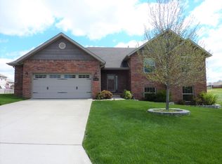 3720 N Bridgewood Ave, Springfield, MO 65803