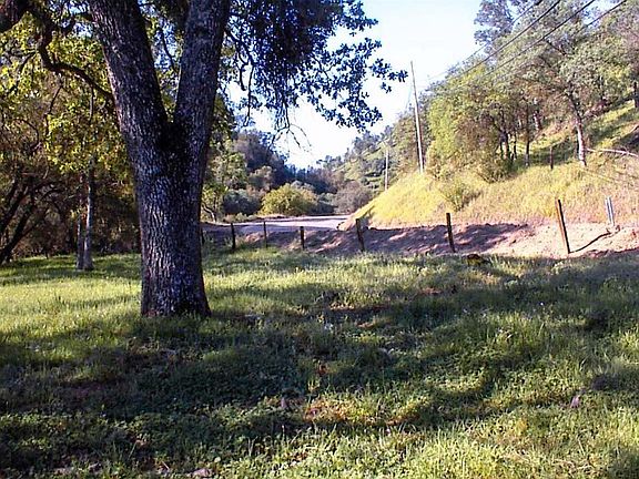 5th image of 140 Ruth Hill Rd