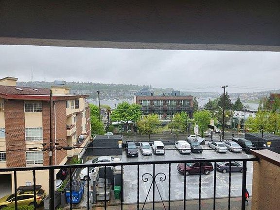 2nd image of 2231 Franklin Ave E APT 304