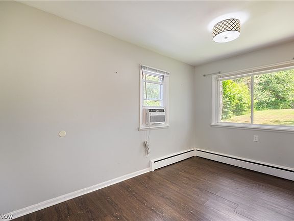 5th image of 9371 Avery Rd
