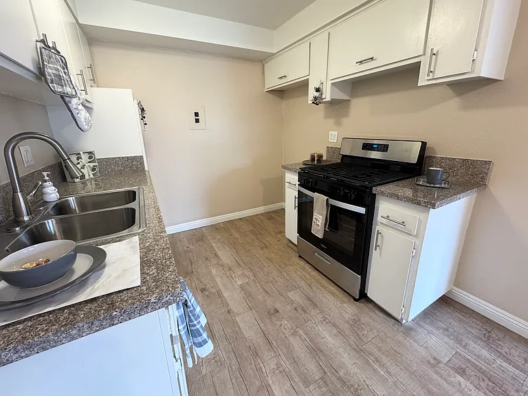 Vista Verde Apartments — Photo 18