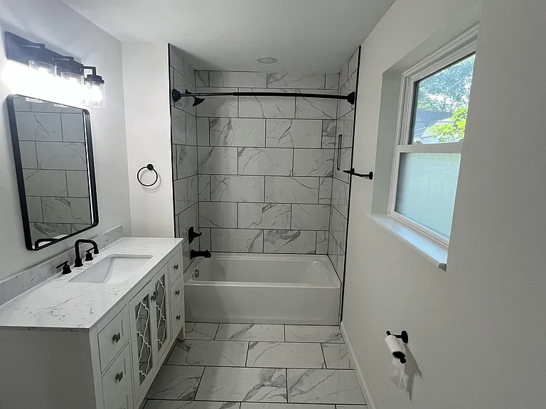 712 N Sycamore St — Photo 5