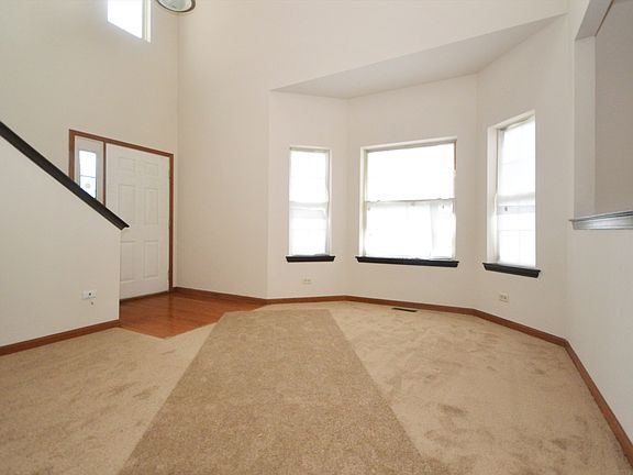 4th image of 3031 Creekside Dr
