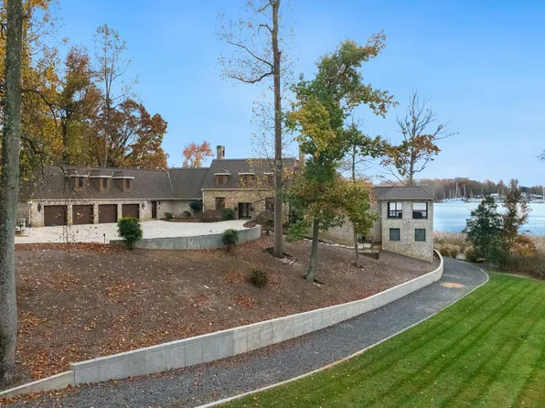 31 Shadow Point Ct, Edgewater, MD 21037