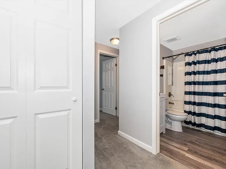 214 Ashfield Ct — Photo 20