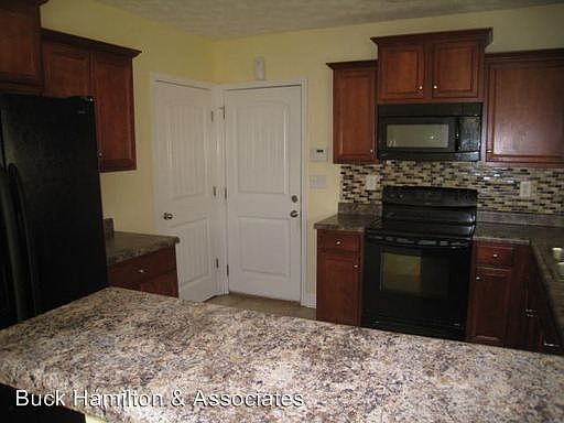 4th image of 406 Lee Road 2170