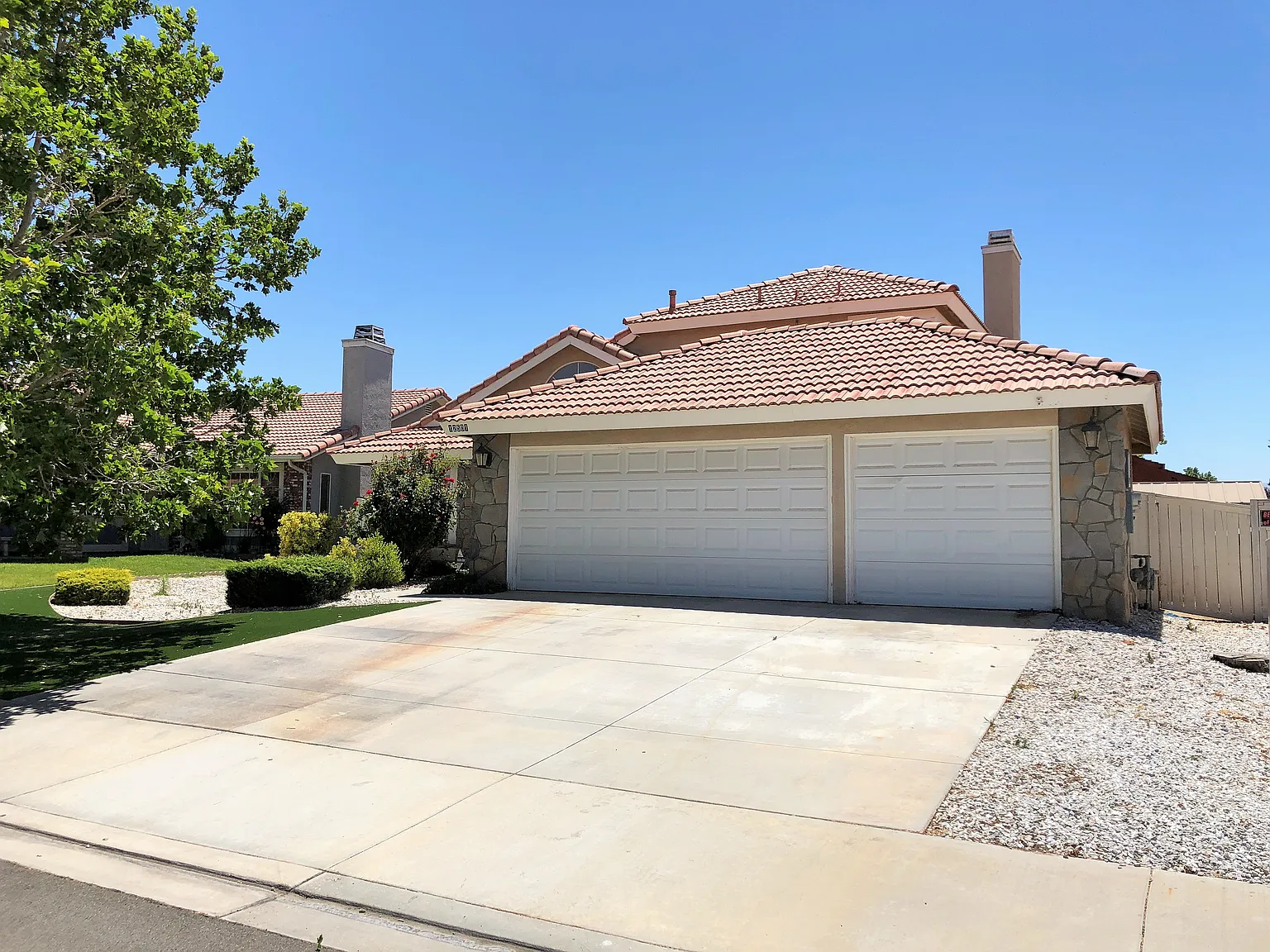 12507 Sunbird Ln — Photo 1