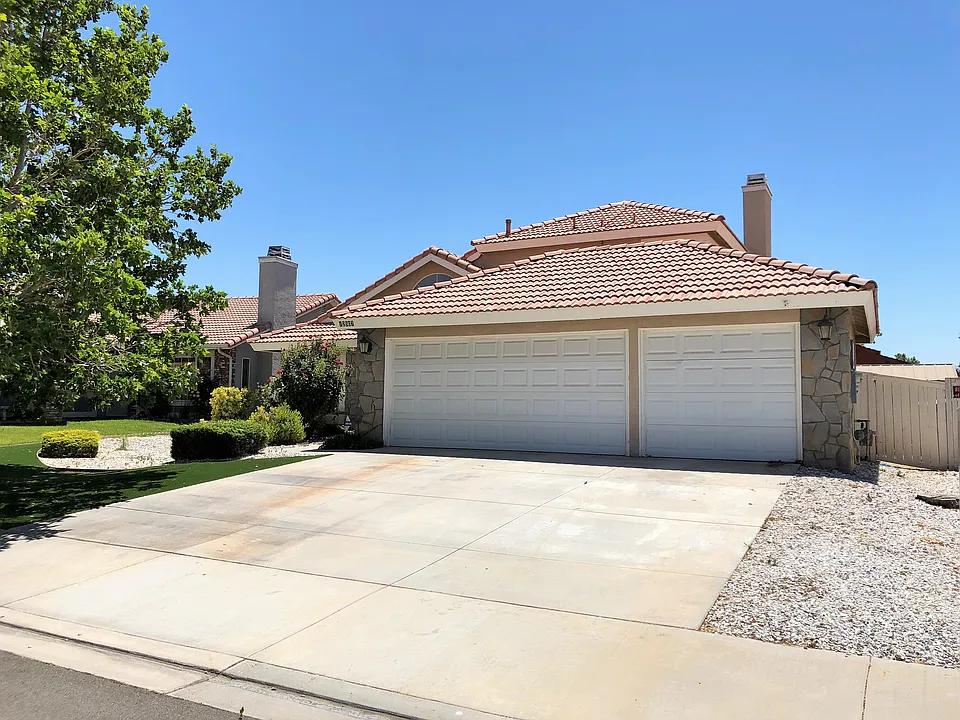 12507 Sunbird Ln