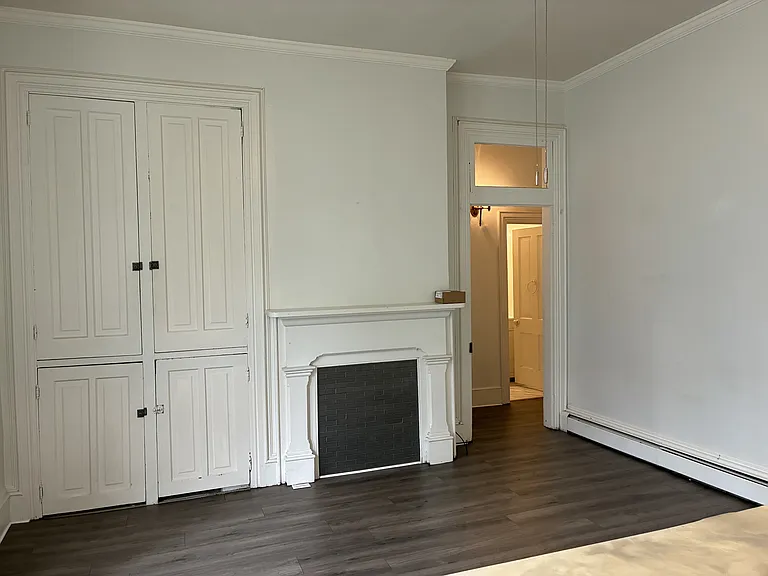 303 N Market St #B — Photo 7