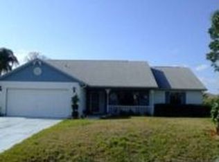 392 NE Gladiola Ave, Port Saint Lucie, FL 34983