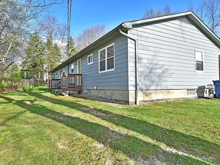 8315 & 8317 Kettering St SE — Photo 11