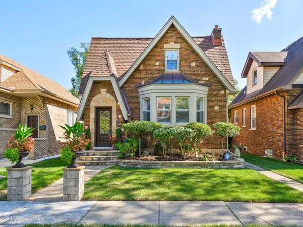 817 Manchester Ave, Westchester, IL 60154