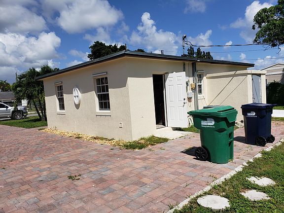 5th image of 10120 SW 170th Ter