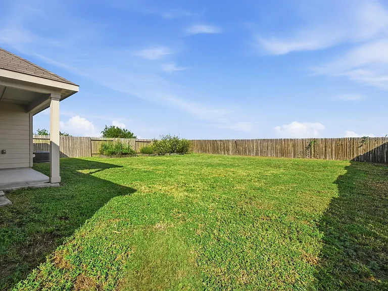 1216 Violet Ln — Photo 22