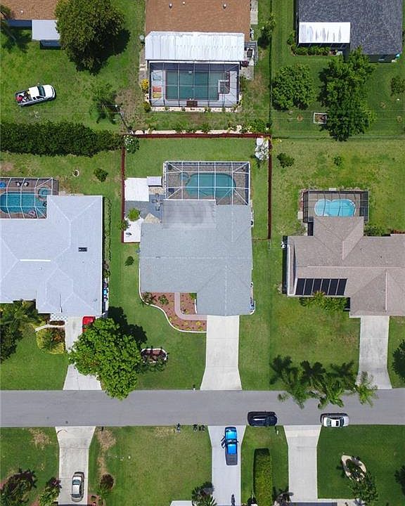 1st image of 225 SW 39th St