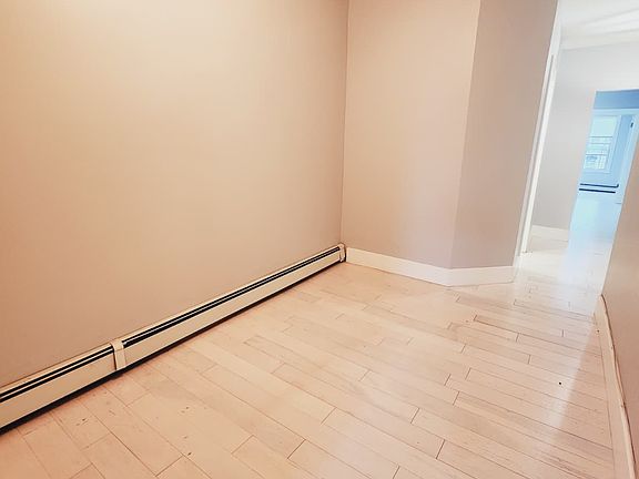 4th image of 164 Delaware Ave #1B