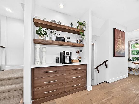 4th image of 4817 N 20th Ave NW