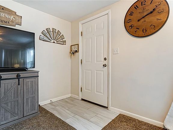 3rd image of 771 Beachler Dr