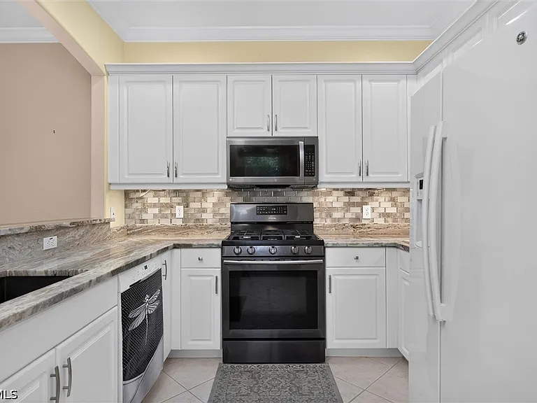 3241 Cottonwood Bnd #101 — Photo 14