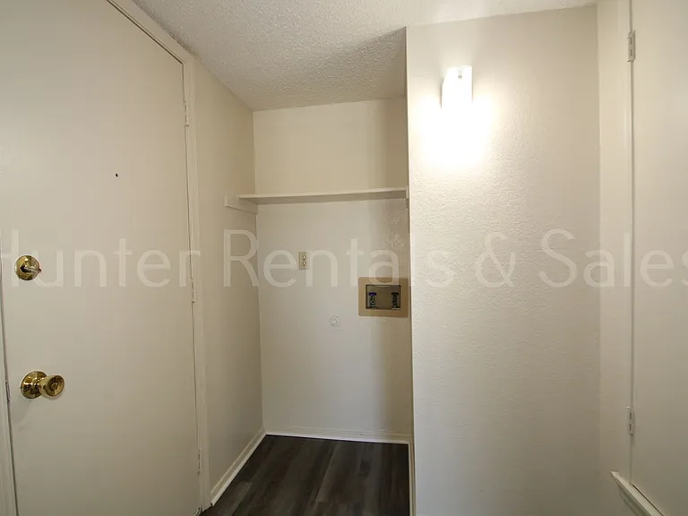 1905 Meadowbrook Dr — Photo 23
