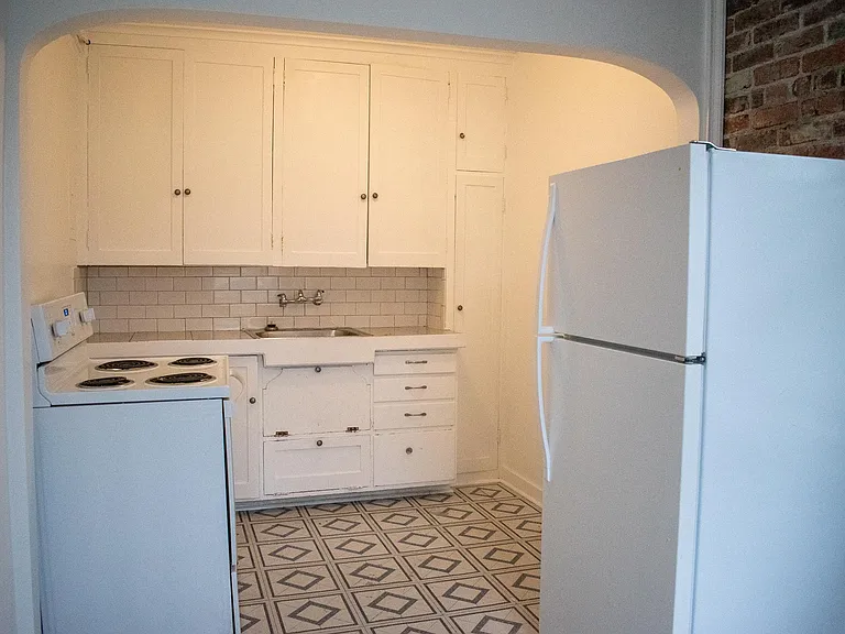 333 Summit Ave E #202 — Photo 9