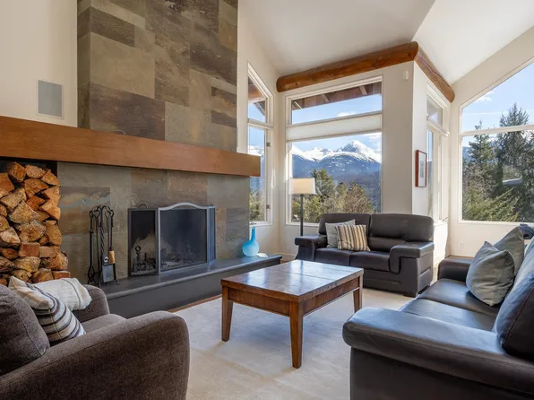 8364 Mountain View Dr, Whistler, BC V8E 0G3