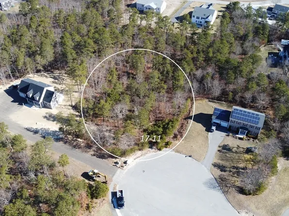 17-011 Seabiscuit Dr, Plymouth, MA 02360