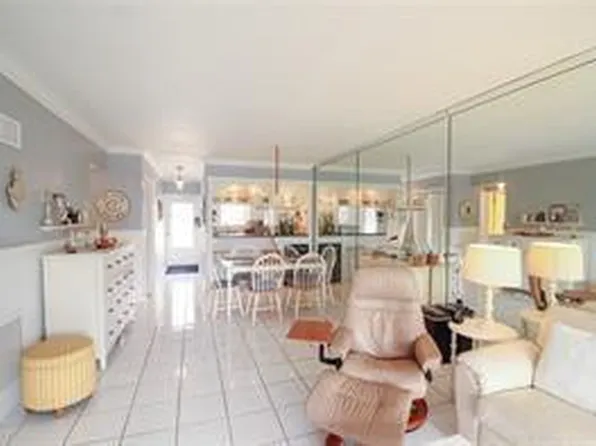 298 SE 6th Avenue #9, Pompano Beach, FL 33060