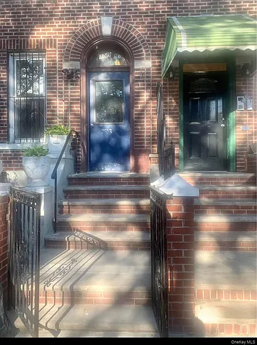 159 E 93rd St Photo 1