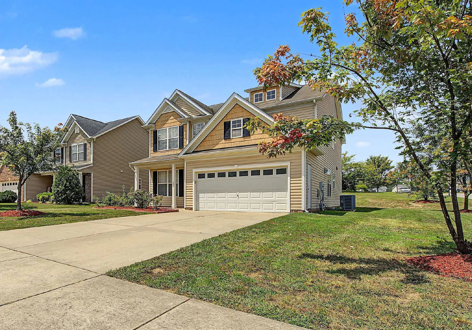 4 bed, 3.5 bath, 2848 sqft, $2,550 — Photo 2
