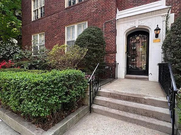 3422 81st St APT 42, Flushing, NY 11372